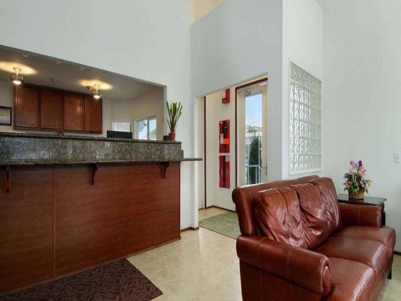 Knights Inn & Suites Seatac Airport 塔奇拉 外观 照片
