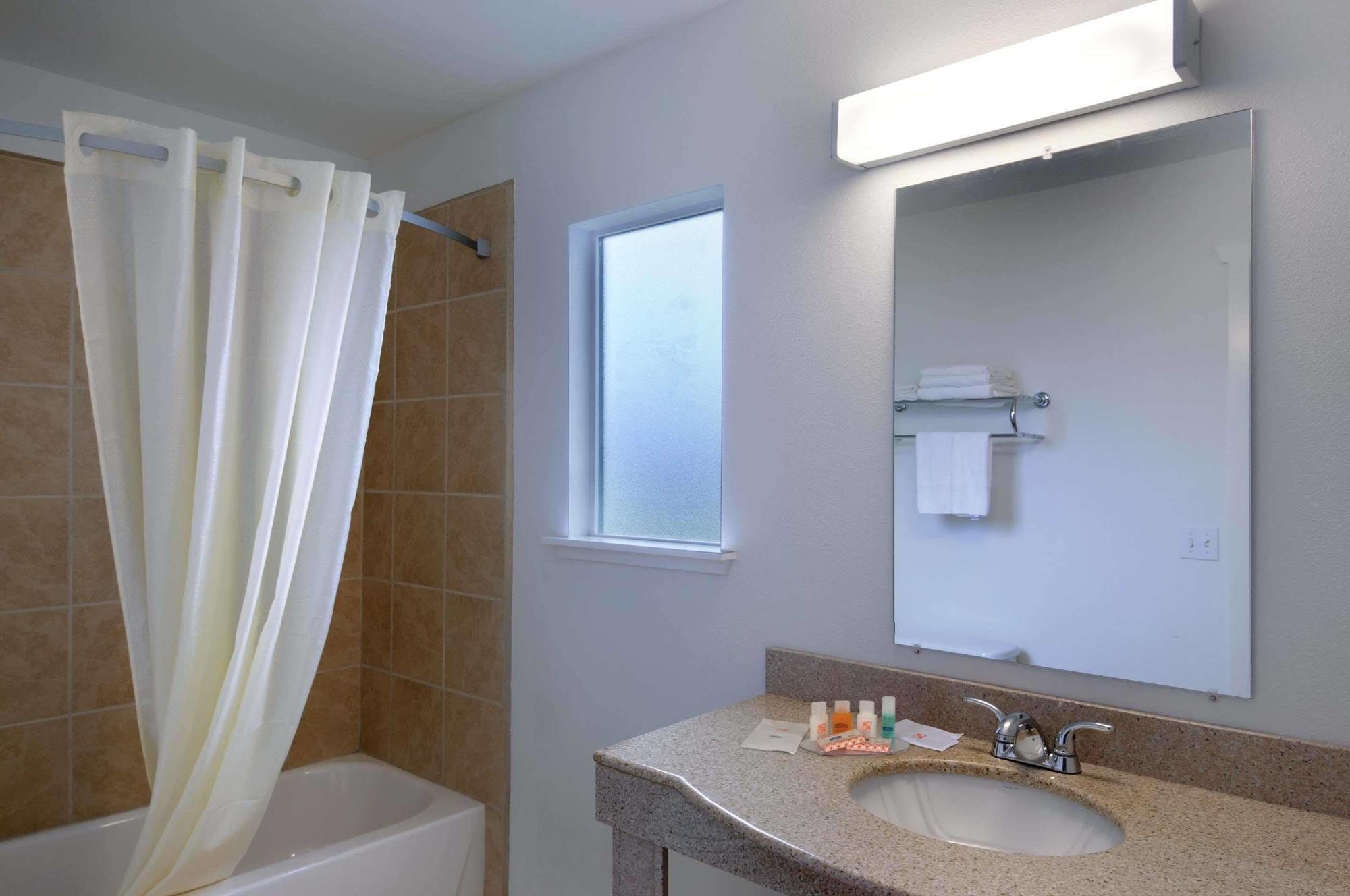 Knights Inn & Suites Seatac Airport 塔奇拉 外观 照片