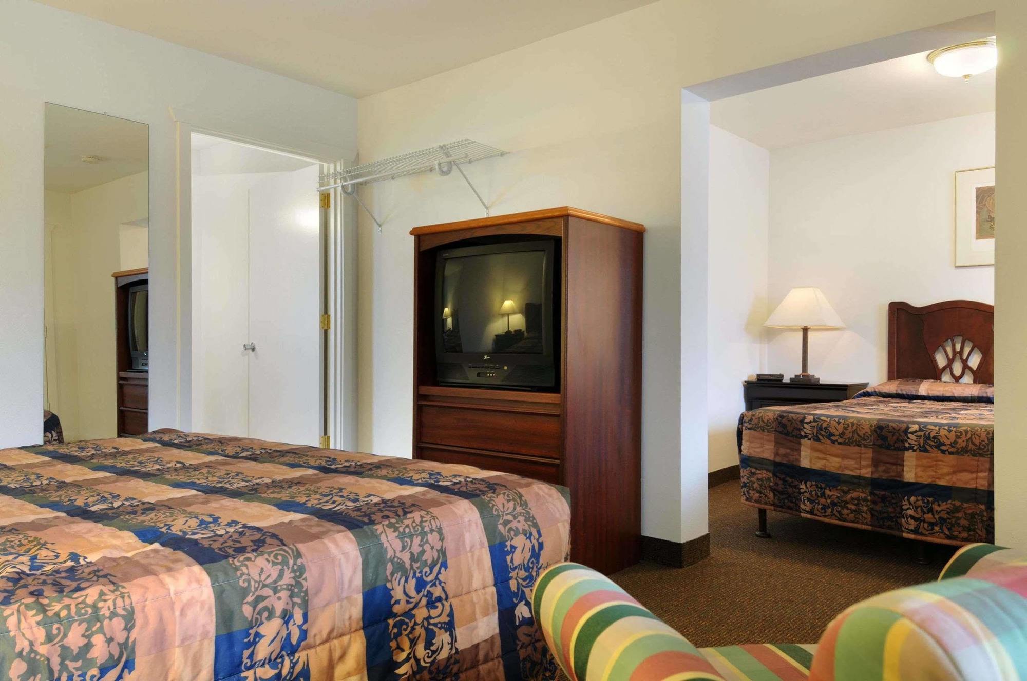 Knights Inn & Suites Seatac Airport 塔奇拉 外观 照片